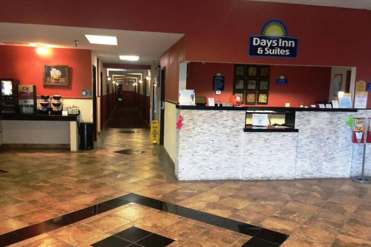 Days Inn & Suites By Wyndham Mt Pleasant Mount Pleasant Luaran gambar