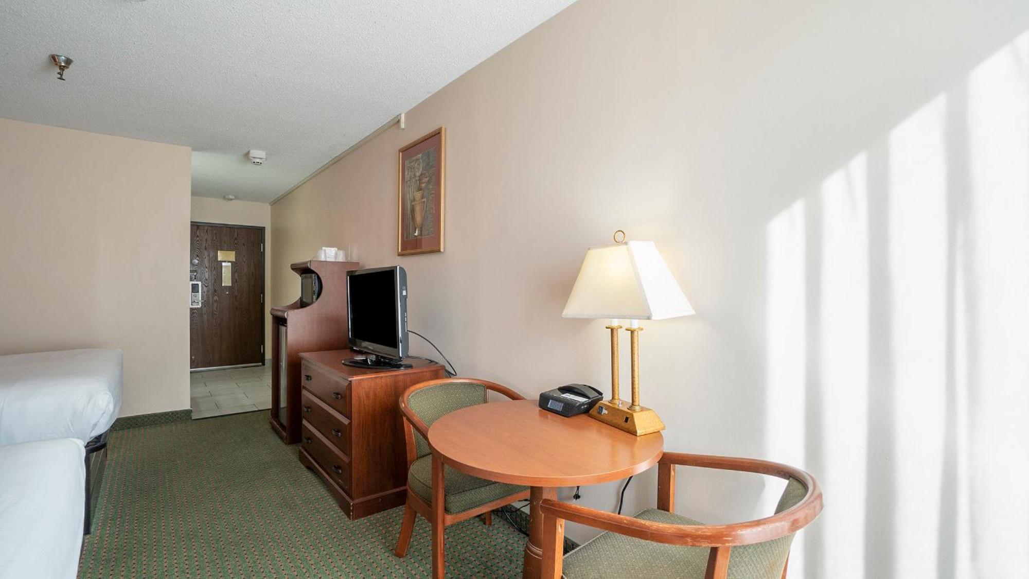 Days Inn & Suites By Wyndham Mt Pleasant Mount Pleasant Bilik gambar